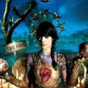 Der musikalische text DANIEL von BAT FOR LASHES ist auch in dem Album vorhanden Two suns