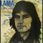 Der musikalische text LE LAVEUR DE CARREAUX von SERGE LAMA ist auch in dem Album vorhanden Chez moi (1974)
