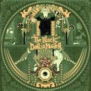 Der musikalische text A SHRINE TO MADNESS von THE BLACK DAHLIA MURDER ist auch in dem Album vorhanden Ritual (2011)