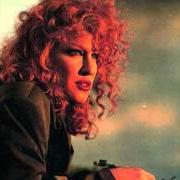 Der musikalische text NIGHT AND DAY von BETTE MIDLER ist auch in dem Album vorhanden Some people's lives (1990)