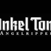 Der musikalische text BON SCOTT HAB ICH NOCH LIVE GESEHEN von TOM ANGELRIPPER ist auch in dem Album vorhanden Nunc est bibendum (2011)