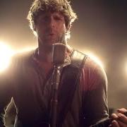 Der musikalische text BANANA PANCAKES von BILLY CURRINGTON ist auch in dem Album vorhanden We are tonight (2013)