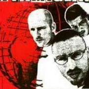 Der musikalische text PE'CUMPARI von LA FAMIGLIA ist auch in dem Album vorhanden Quarantunesimo parallelo (1999)