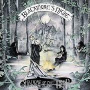 Der musikalische text WRITING ON THE WALL von BLACKMORE'S NIGHT ist auch in dem Album vorhanden Shadow of the moon (2000)