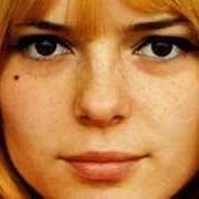 Der musikalische text CEUX QUI AIMENT von FRANCE GALL ist auch in dem Album vorhanden Tout pour la musique (1981)