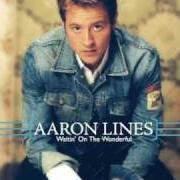 Der musikalische text LIGHTS OF MY HOMETOWN von AARON LINES ist auch in dem Album vorhanden Waiting on the wonderful