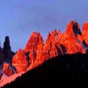 Der musikalische text LA MONTANARA von CANTI POPOLARI ist auch in dem Album vorhanden Trentino alto adige