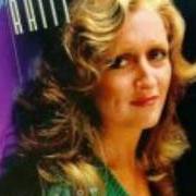 Der musikalische text YOU'RE GONNA GET WHAT'S COMING von BONNIE RAITT ist auch in dem Album vorhanden The glow (1979)