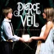 Der musikalische text THE NEW NATIONAL ANTHEM von PIERCE THE VEIL ist auch in dem Album vorhanden Selfish machines (2010)