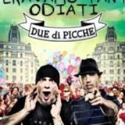 Der musikalische text I LOVE TH von DUE DI PICCHE ist auch in dem Album vorhanden C'eravamo tanto odiati (2010)