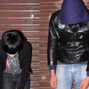 Der musikalische text WRATH OF GOD von CRYSTAL CASTLES ist auch in dem Album vorhanden (iii) (2012)