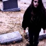 Der musikalische text VIOLENT DREAMS von CRYSTAL CASTLES ist auch in dem Album vorhanden Crystal castles ii (2010)