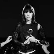 Der musikalische text HOLD YOUR HAND von DUM DUM GIRLS ist auch in dem Album vorhanden Only in dreams (2011)