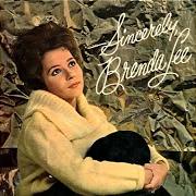 Der musikalische text NEVER LET HIM GO von BRENDA LEE ist auch in dem Album vorhanden Sincerely, brenda lee (#2) (1975)