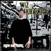 Der musikalische text LET 'EM KNOW von WIZ KHALIFA ist auch in dem Album vorhanden Show and prove (2006)