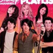 Der musikalische text THE HERO IN ME - EMILY OSMENT von DISNEY CHANNEL PLAYLIST ist auch in dem Album vorhanden Disney channel playlist