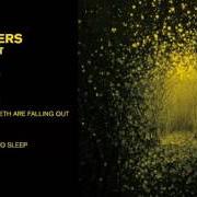 Der musikalische text PUTTING THE DOG TO SLEEP von THE ANTLERS ist auch in dem Album vorhanden Burst apart (2011)