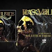 Der musikalische text HEAVEN'S CALLING von BLACK VEIL BRIDES ist auch in dem Album vorhanden Re-stitch these wounds (2020)