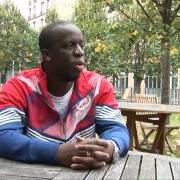 Der musikalische text ITINÉRAIRE D'UN BLEDARD DEVENU BANLIEUSARD von YOUSSOUPHA ist auch in dem Album vorhanden Sur les chemins du retour (2009)