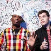 Der musikalische text PASS OUT von CHIDDY BANG ist auch in dem Album vorhanden Air swell: a mini-mixtape (2010)