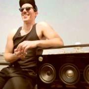 Der musikalische text SHADES OF GREY von SAM SPARRO ist auch in dem Album vorhanden Return to paradise (2012)