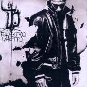 Der musikalische text AMERIKA (MIT RAMMSTEIN) von BUSHIDO ist auch in dem Album vorhanden Der bordstein des ghettos (2006)