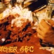 Der musikalische text MAXIMUM ROTTING CORPSE von BUTCHER ABC ist auch in dem Album vorhanden Butchered at birth day (2003)