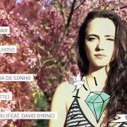 Der musikalische text DEPOIS DE UM DIA DE SONHO von TIÊ ist auch in dem Album vorhanden Esmeraldas (2014)