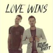 Der musikalische text TOWN DRUNK von LOVE AND THEFT ist auch in dem Album vorhanden Love and theft