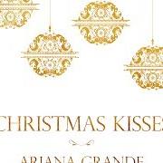 Der musikalische text LOVE IS EVERYTHING von ARIANA GRANDE ist auch in dem Album vorhanden Christmas kisses - ep (2013)