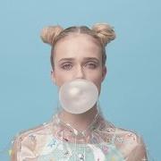 Der musikalische text REAL LOVE von FLORRIE ist auch in dem Album vorhanden Too young to remember (2015)