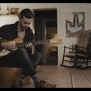 Der musikalische text FOREVER IS A VERY LONG TIME von THE TALLEST MAN ON EARTH ist auch in dem Album vorhanden When the bird sees the solid ground (2018)