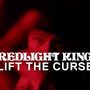 Der musikalische text LIFT THE CURSE von REDLIGHT KING ist auch in dem Album vorhanden Moonshine (2020)