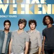 Der musikalische text THE WEEKEND von ALLSTAR WEEKEND ist auch in dem Album vorhanden Suddenly yours (2010)