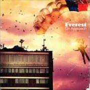 Der musikalische text TALL BUILDINGS von EVEREST ist auch in dem Album vorhanden On approach (2010)