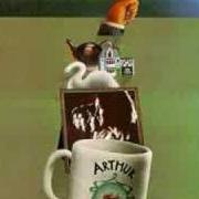 Der musikalische text YOUNG AND INNOCENT DAYS von THE KINKS ist auch in dem Album vorhanden Arthur (or the decline and fall of the british empire) (1969)