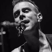 Der musikalische text THIS COOL von ASAF AVIDAN & THE MOJOS ist auch in dem Album vorhanden Now that you're leaving (2006)