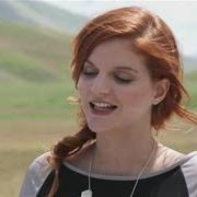 Der musikalische text NOMADE von CHIARA GALIAZZO ist auch in dem Album vorhanden Un giorno di sole (2014)