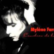 Der musikalische text AU BOUT DE LA NUIT von MYLÈNE FARMER ist auch in dem Album vorhanden Cendres de lune (1986)