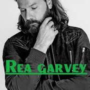 Der musikalische text WE ALL FALL DOWN von REA GARVEY ist auch in dem Album vorhanden Pride (2014)