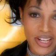 Der musikalische text FLY AWAY von REBBIE JACKSON ist auch in dem Album vorhanden Yours faithfully (1998)