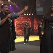 Der musikalische text JESUS SAVES von TASHA COBBS ist auch in dem Album vorhanden One place live (2015)