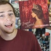 Der musikalische text MERRY GO 'ROUND von KACEY MUSGRAVES ist auch in dem Album vorhanden Same trailer different park (2013)