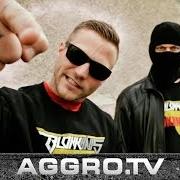 Der musikalische text GANGSTER TANZEN ZU MEINEM SOUND von BLOKKMONSTA ist auch in dem Album vorhanden Blokkhaus (2014)