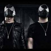 Der musikalische text THEOLONIUS (KING VOODOO) von THE BLOODY BEETROOTS ist auch in dem Album vorhanden Romborama (2009)