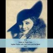 Der musikalische text TUCK ME TO SLEEP IN MY OLD 'TUCKY HOME von VERNON DALHART ist auch in dem Album vorhanden 25 top songs of 1921