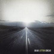 Der musikalische text THIS LIFE AWAKE von DEAD LETTER CIRCUS ist auch in dem Album vorhanden The endless mile (2017)