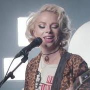 Der musikalische text ALL ICE NO WHISKEY von SAMANTHA FISH ist auch in dem Album vorhanden Faster (2021)