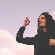 Der musikalische text TOUT CE QUI FINIT EN INE von CARMEN MARIA VEGA ist auch in dem Album vorhanden Santa maria (2017)