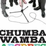 Der musikalische text VOICES, THAT'S ALL von CHUMBAWAMBA ist auch in dem Album vorhanden Abcdefg (2010)